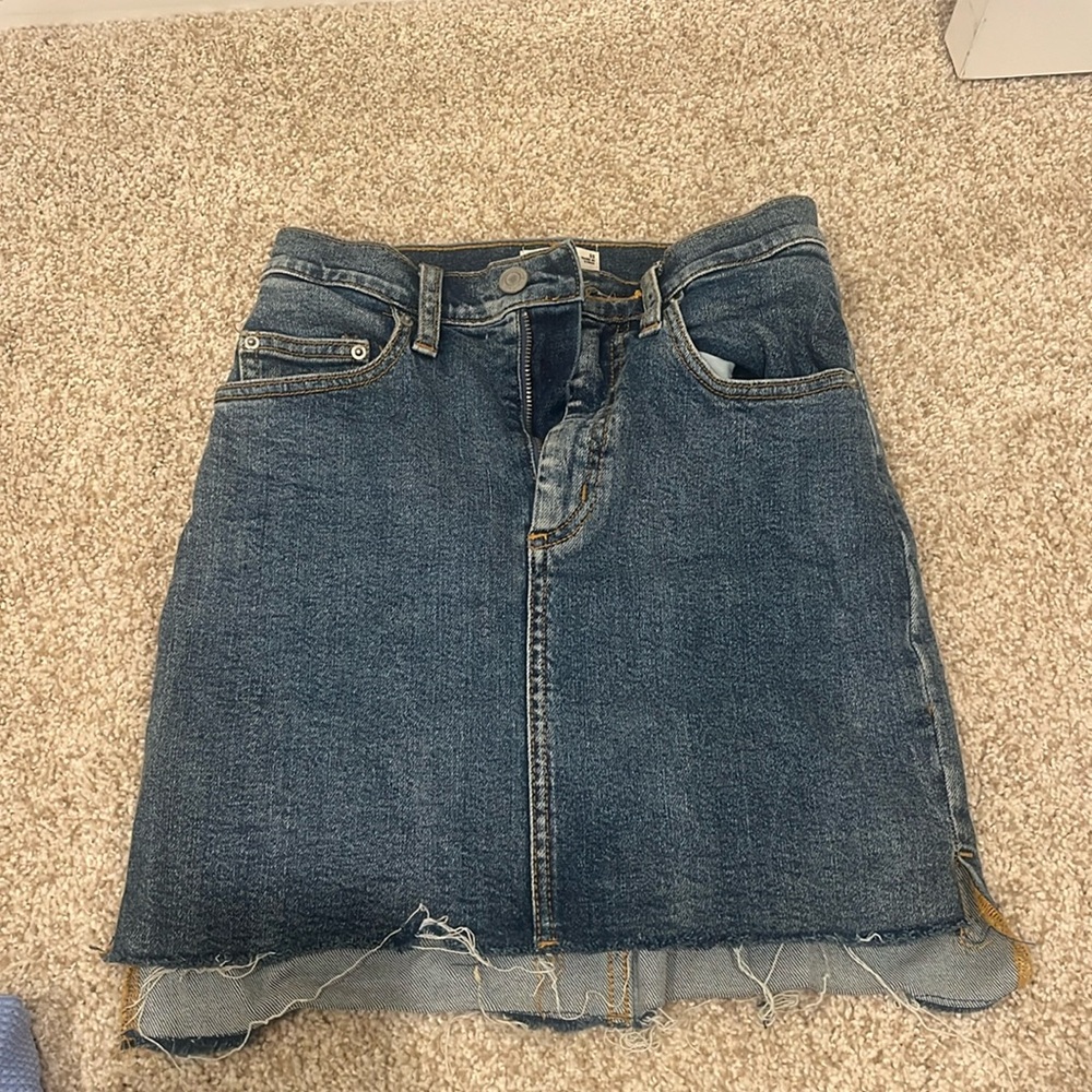 Aritzia Jean skirt size 00